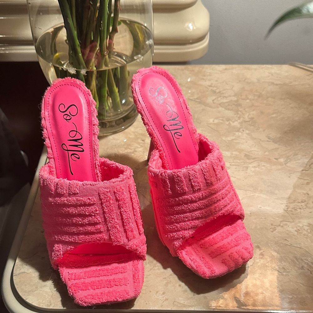 So Me Women's Terry Cloth Bright Pink Textured Mules